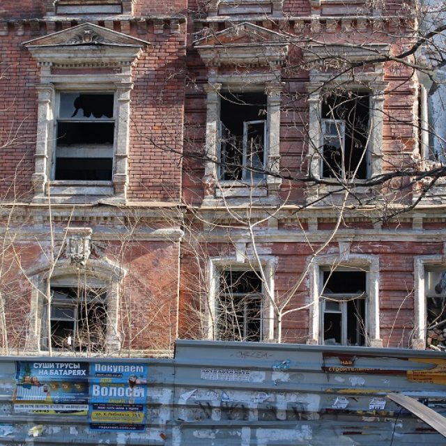 Топ-7 заброшенных зданий в центре Днепра: фото - 