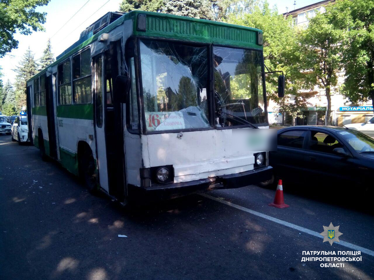 Троллейбус без тормозов протаранил маршрутку. Новости Днепра