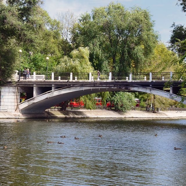  Дождется ли ремонта мост через озеро?Новости Днепра