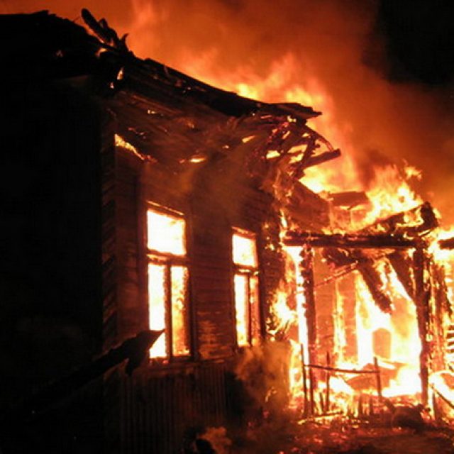 В Днепре на пожаре в своем доме погиб мужчина. Новости Днепра