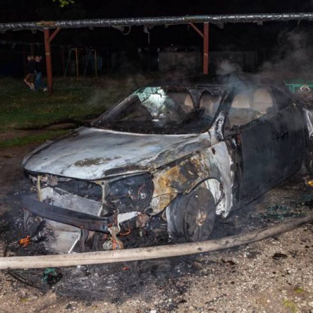 В Днепре ночью полностью сгорел автомобиль. Новости Днепра