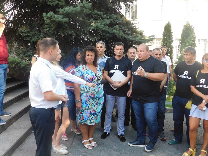 В Днепре адвокаты вышли на протест. Новости Днепра