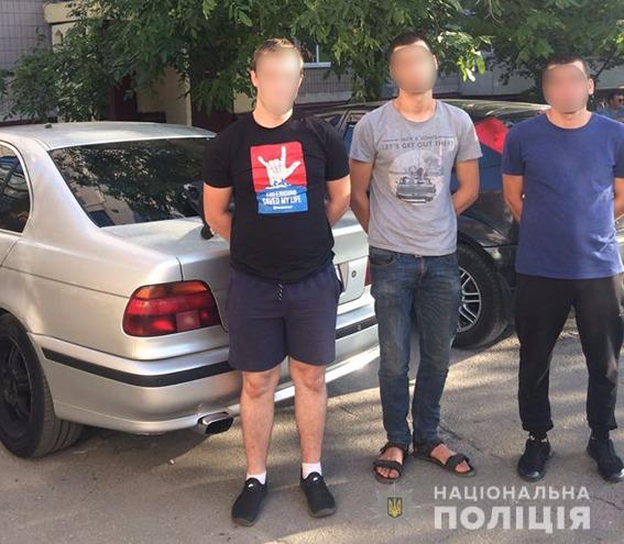 В Днепре банда во главе с полицейским украла автомобиль. Новости Днепра