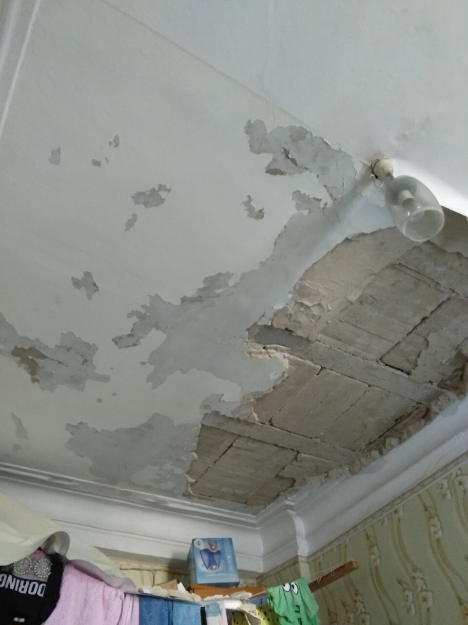 В общежитии Днепра снова обвалился потолок. Новости Днепра