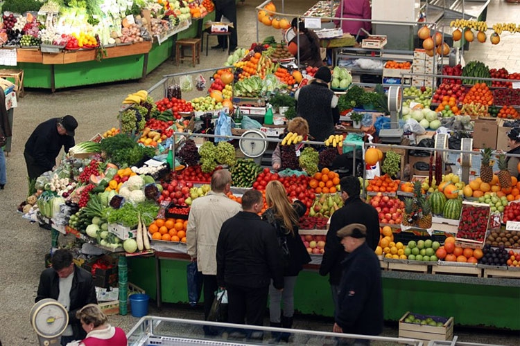 На Мандрыковском рынке боятся остаться без работы. Новости Днепра