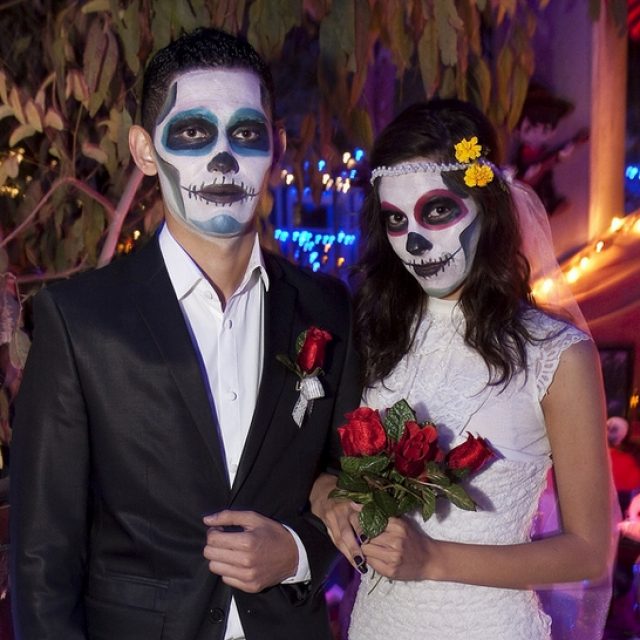 РАГСы Днепра зовут пары жениться на Хэллоуин. Новости Днепра 