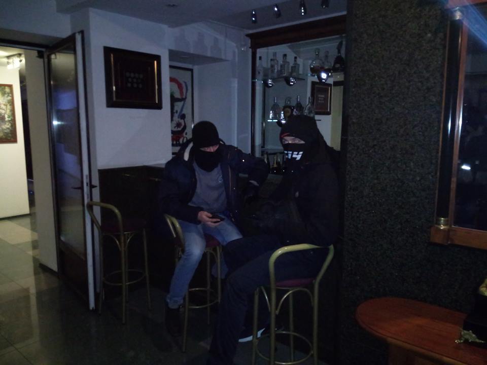 Днепровские активисты блокировали гостиницу. Новости Днепра
