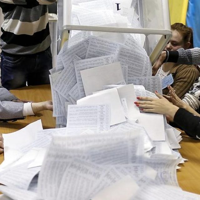 На выборах бюллетень на 520 фамилий. Новости Днепра