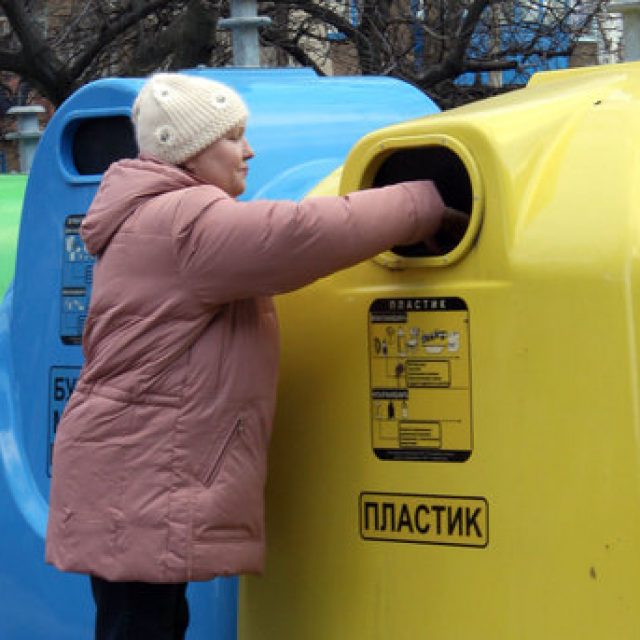 днепряне просят у мэрии отдельные баки для мусора