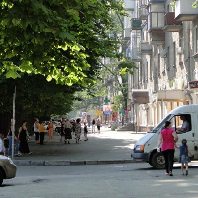 Днепряне требуют устранить пробки на улице Титова. Новости Днепра