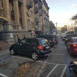 Ямы и разметка: как заставляют парковаться горожан. Новости Днепра