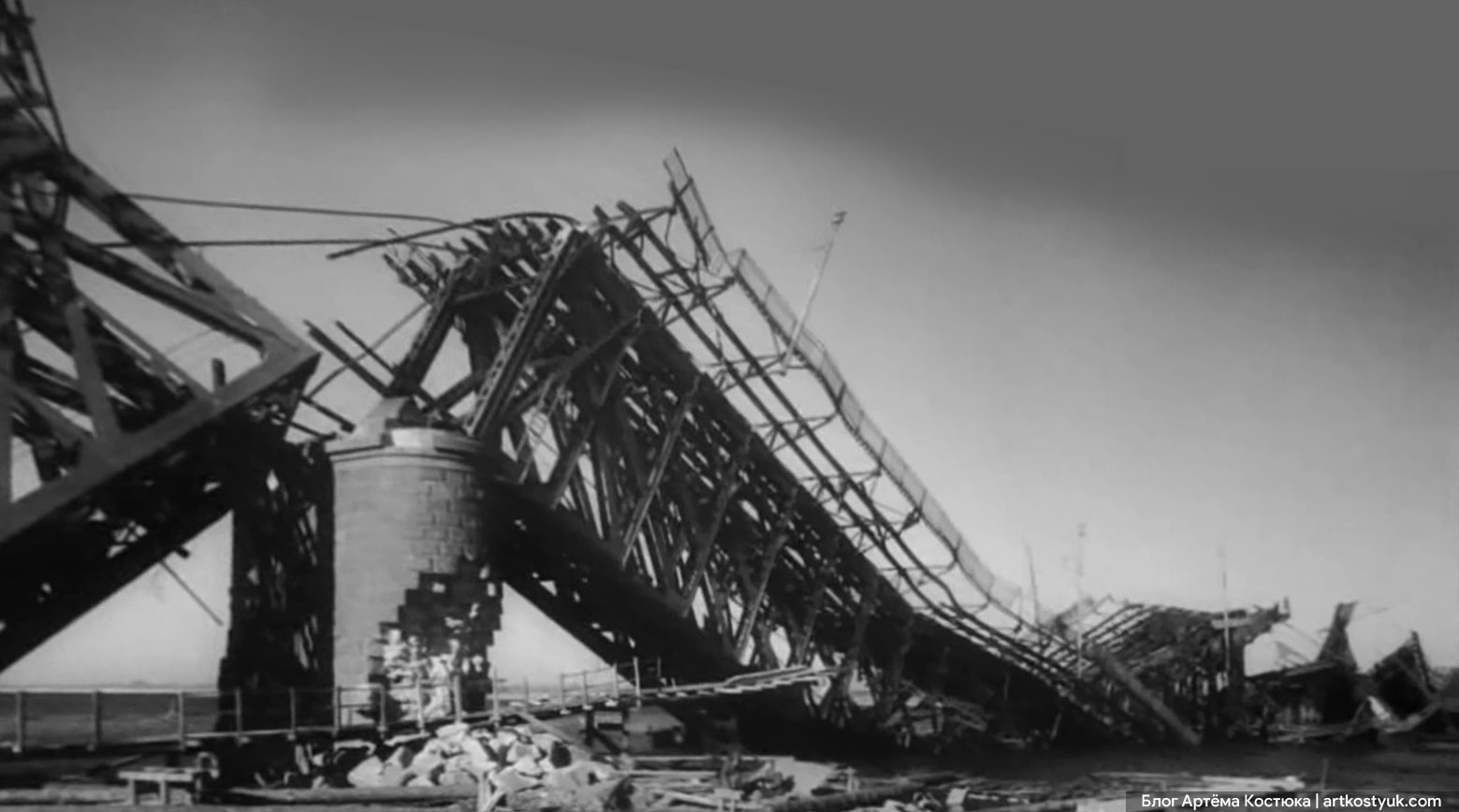 Почему у Амурского моста деревянные опоры? Новости Днепра