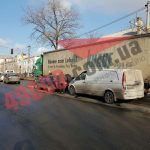 Из-за тройной аварии пробка на улице Макарова. Новости Днепра