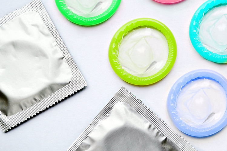 Коронавирус в Украине. В мире заканчиваются презервативы