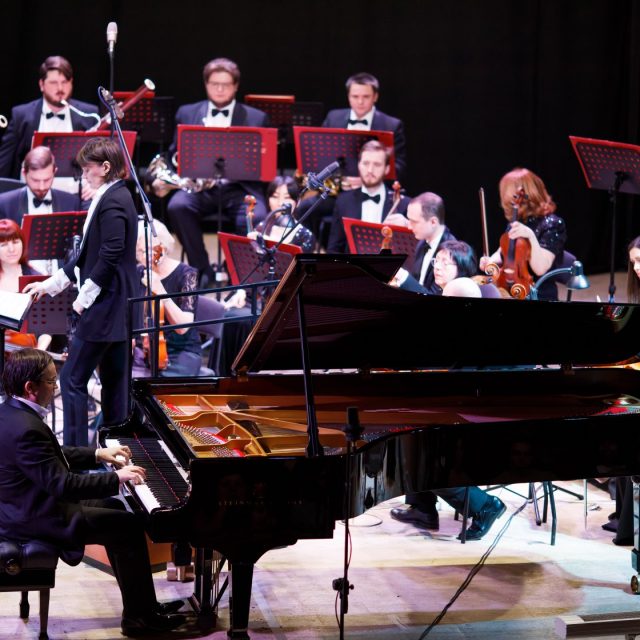 Филармонии Днепра подарили рояль за 5 млн грн: Новости Днепра
