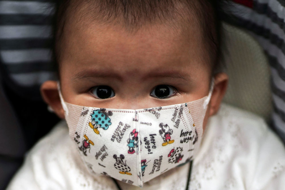 Коронавирус: как производители масок зарабатывают на пандемии