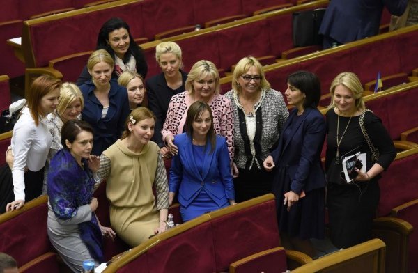 На выборы не будут пускать без женщин. Новости Днепра