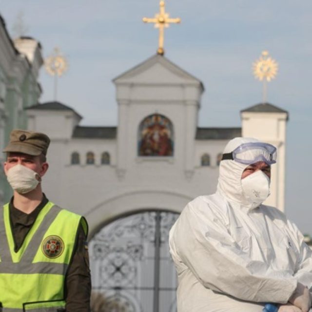 Коронавирус в Украине | Как церкви превратились в очаги болезни