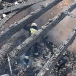 В Днепре сгорел дом на Кармелюка: пожар начался на крыше