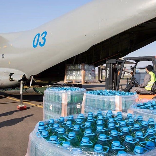 КоронавиКоронавирус в Украине: в страну доставят самолетами помощьрус в Украине: в Италию отправили 5 тонн санитайзеров