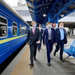«Укрзализныця» готова возобновить пассажирские перевозки