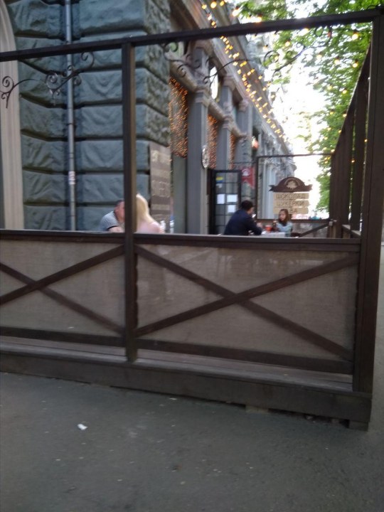 Скандал в Днепре | Популярное кафе уличили в нарушении карантина