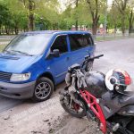 ДТП Днепр | В центре микроавтобус сбил мотоциклиста