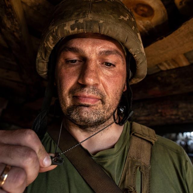Боец из днепровской бригады выжил, хотя в него попал снайпер