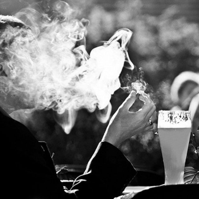 В кафе и рестораны Днепра не пускают курильщиков