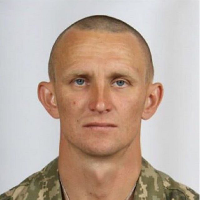 Зеленского просят присвоить звания убитым военнослужащим