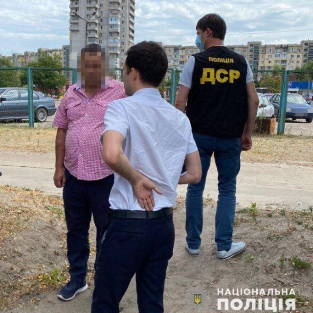 На Днепропетровщине чиновник попался на взятке