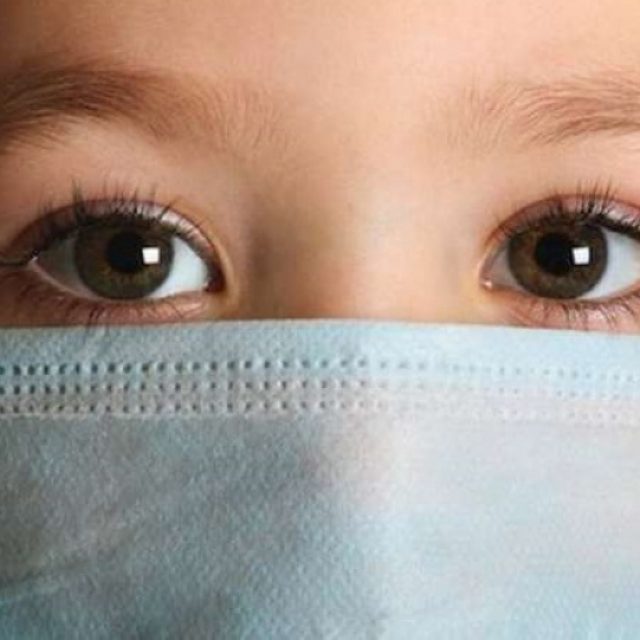 ВОЗ обновила рекомендации относительно ношения масок детьми