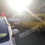 На перекрестке Renault врезался в микроавтобус | Новости Днепра