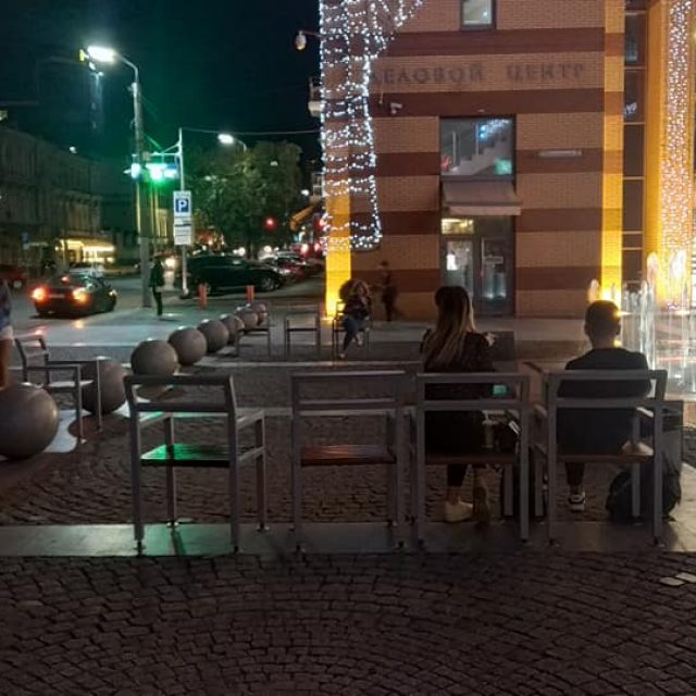 На Екатеринославском бульваре появились стуль| Новости Днепра