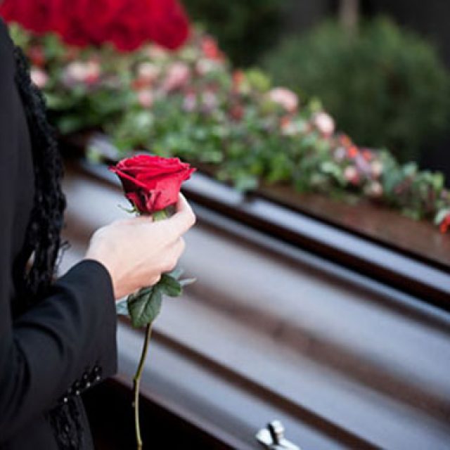 Мужчина после похорон напал на жену покойного | Новости Днепра