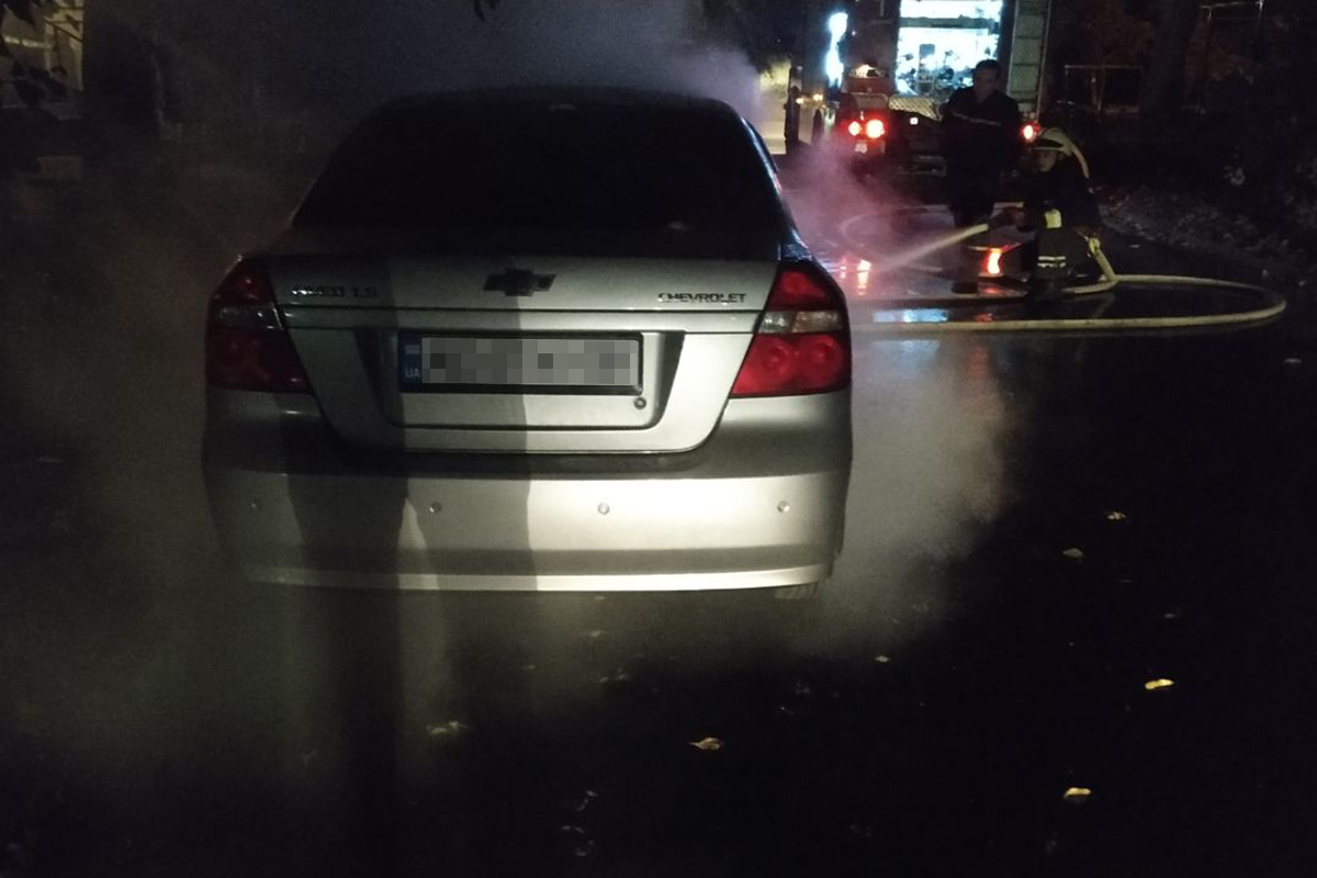 На проспекте Гагарина загорелся автомобиль|Происшествия Днепра