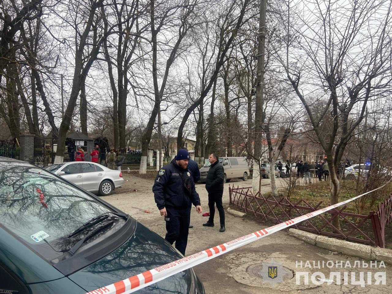 В Кам’янці-Подільському біля приміщення ТЦК стався вибух: є загиблий та поранені