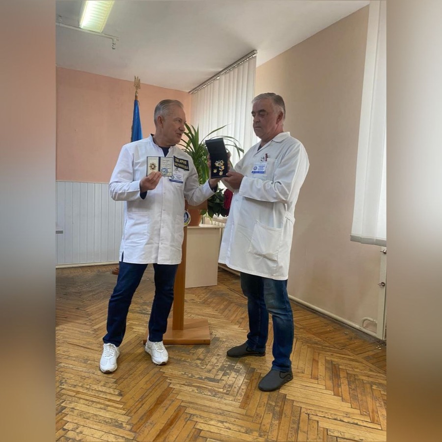 Керівник лікарні Мечникова визнав існування на території медзакладу фальшивих довідок
