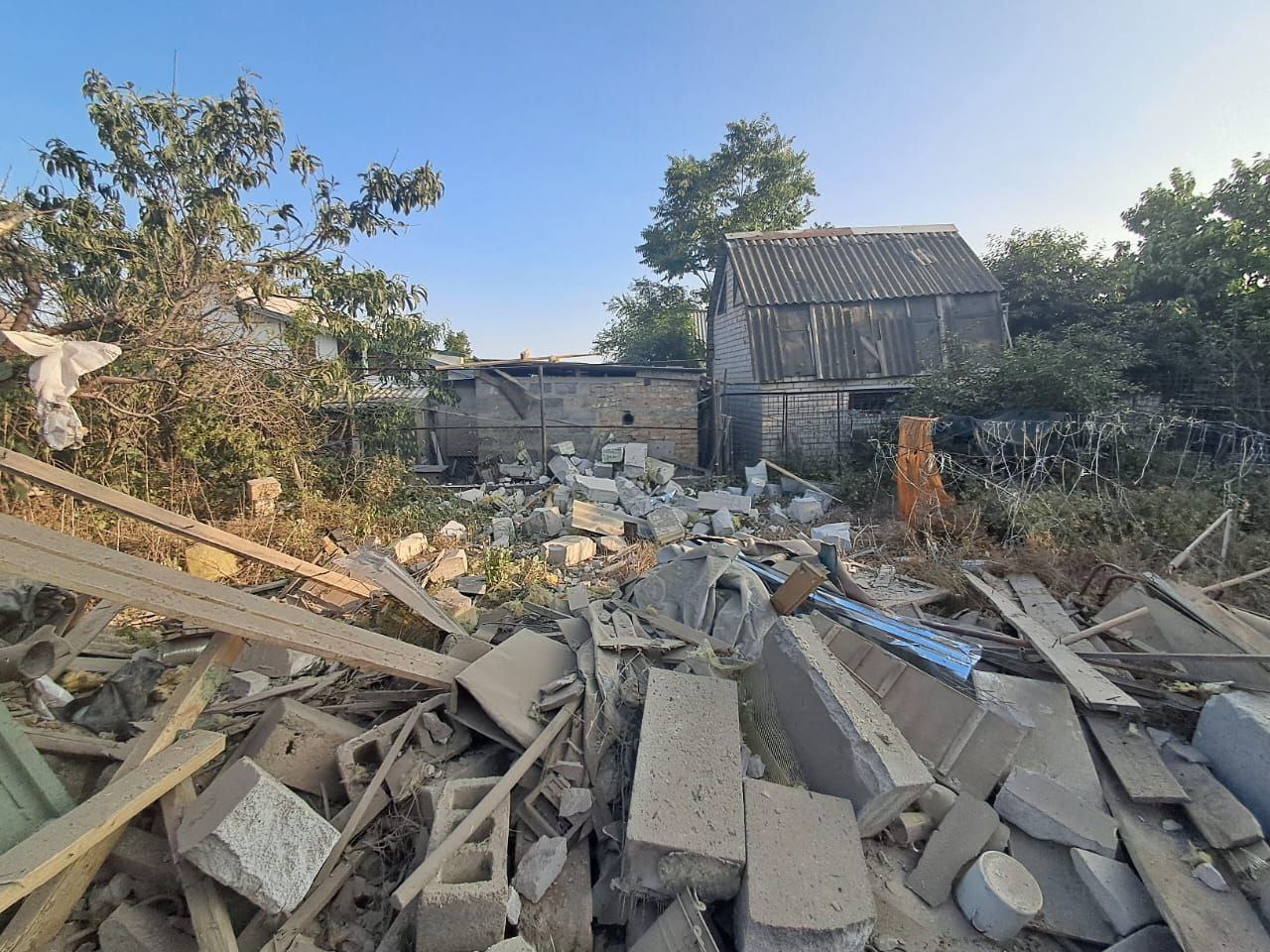 Ворог вночі бив по Нікопольському та Синельниківському районах Дніпропетровщини