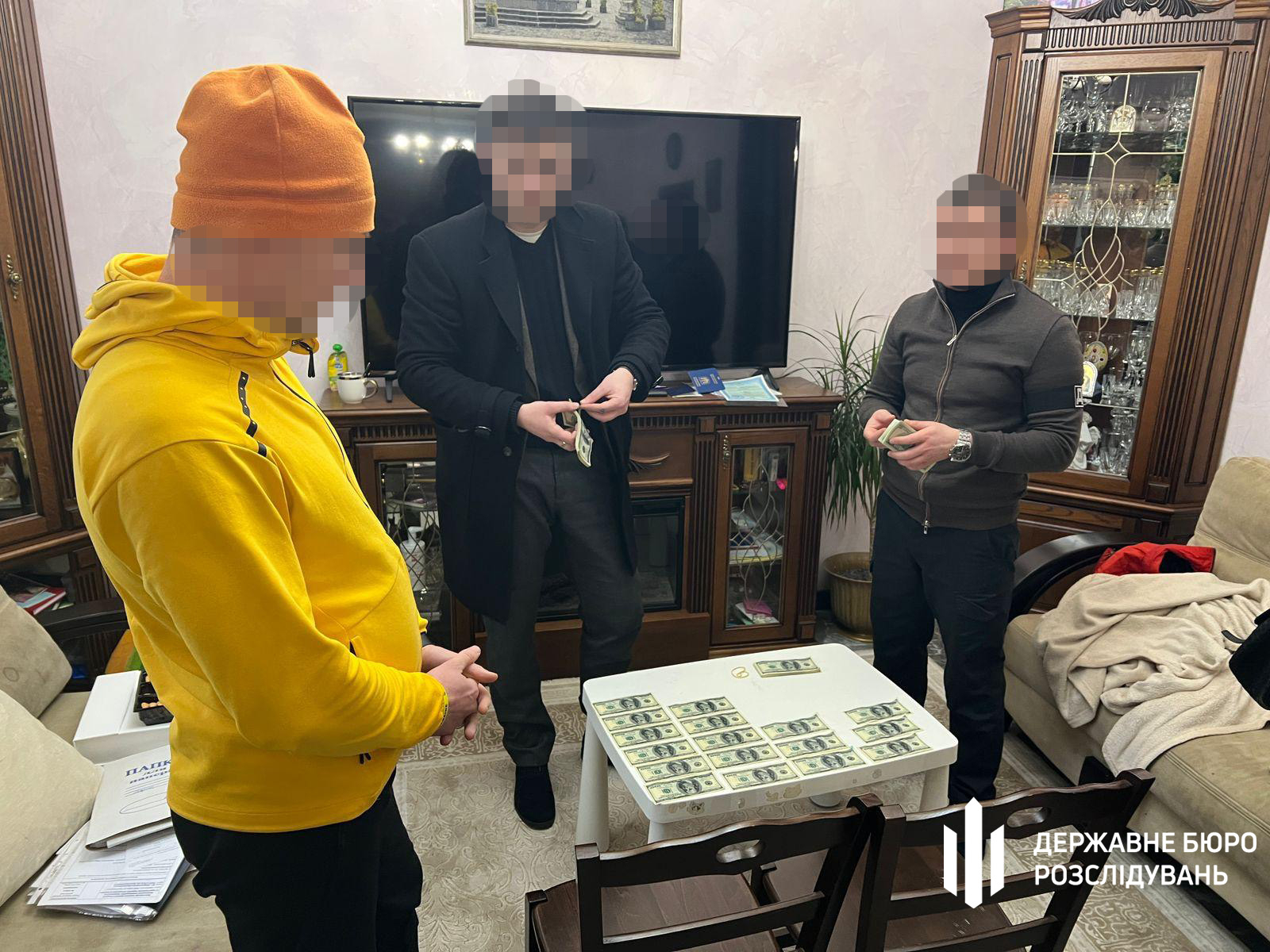 Депутат облради та заступник мера вимагали з підприємця понад 1,2 млн грн