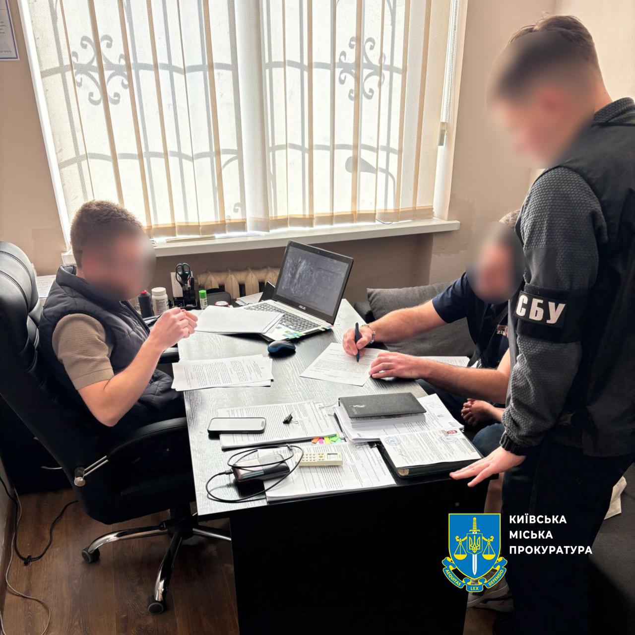 Посадовця держустанови судитимуть за розтрату грошей на зарплати