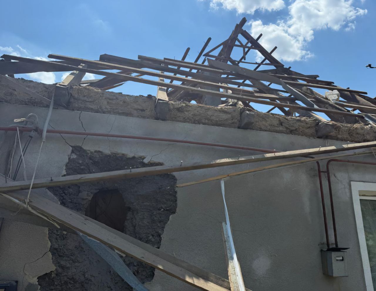 Від ворожих обстрілів на Дніпропетровщині постраждало четверо людей