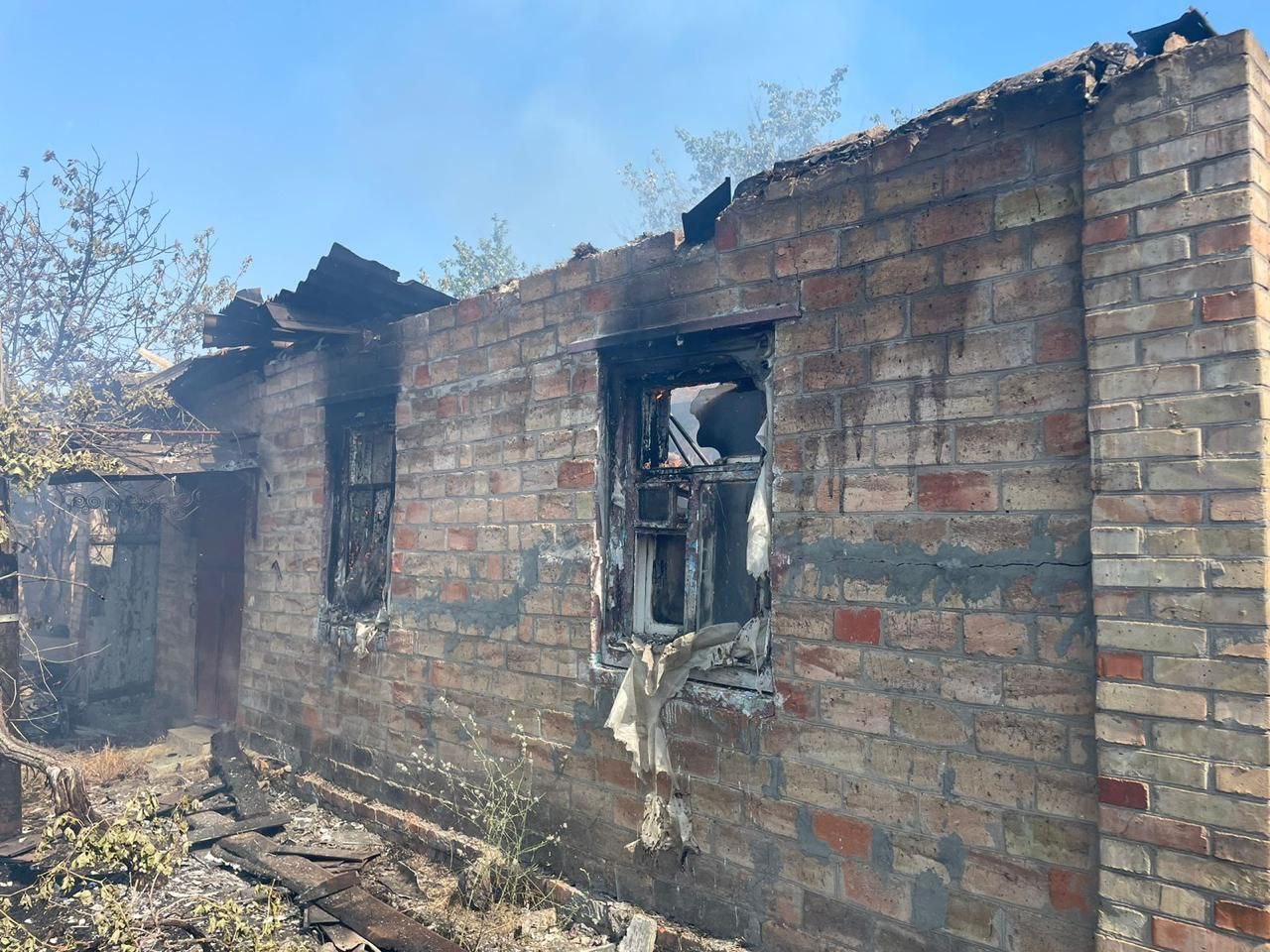 Під час ворожого обстрілу на Дніпропетровщині загинула жінка