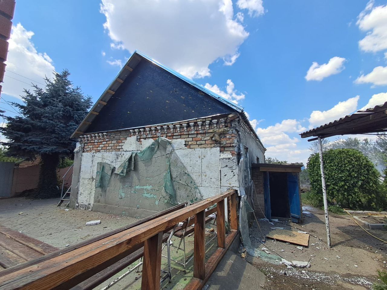Під час ворожого обстрілу на Дніпропетровщині загинула жінка