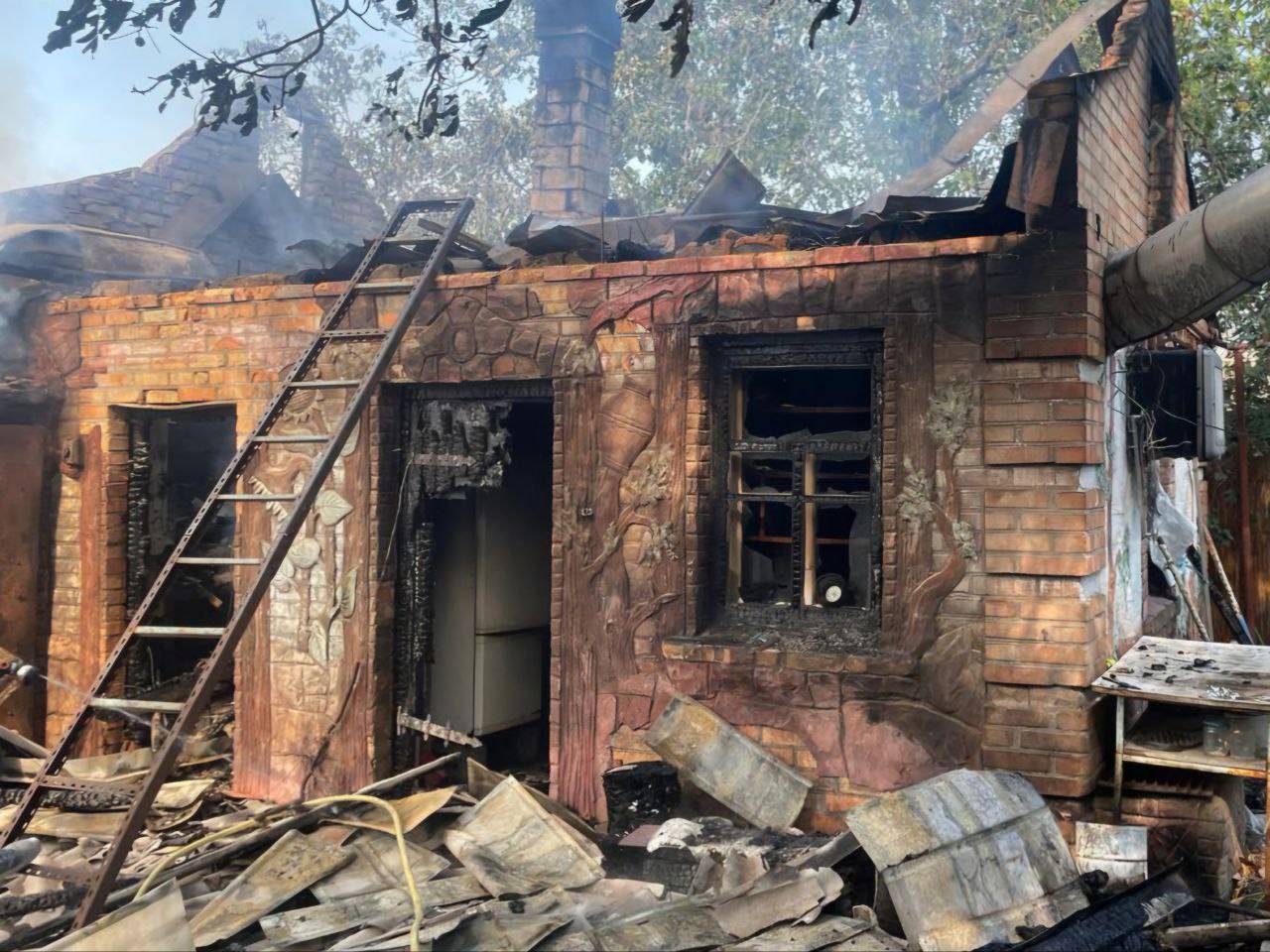 Під час ворожого обстрілу на Дніпропетровщині загинула жінка