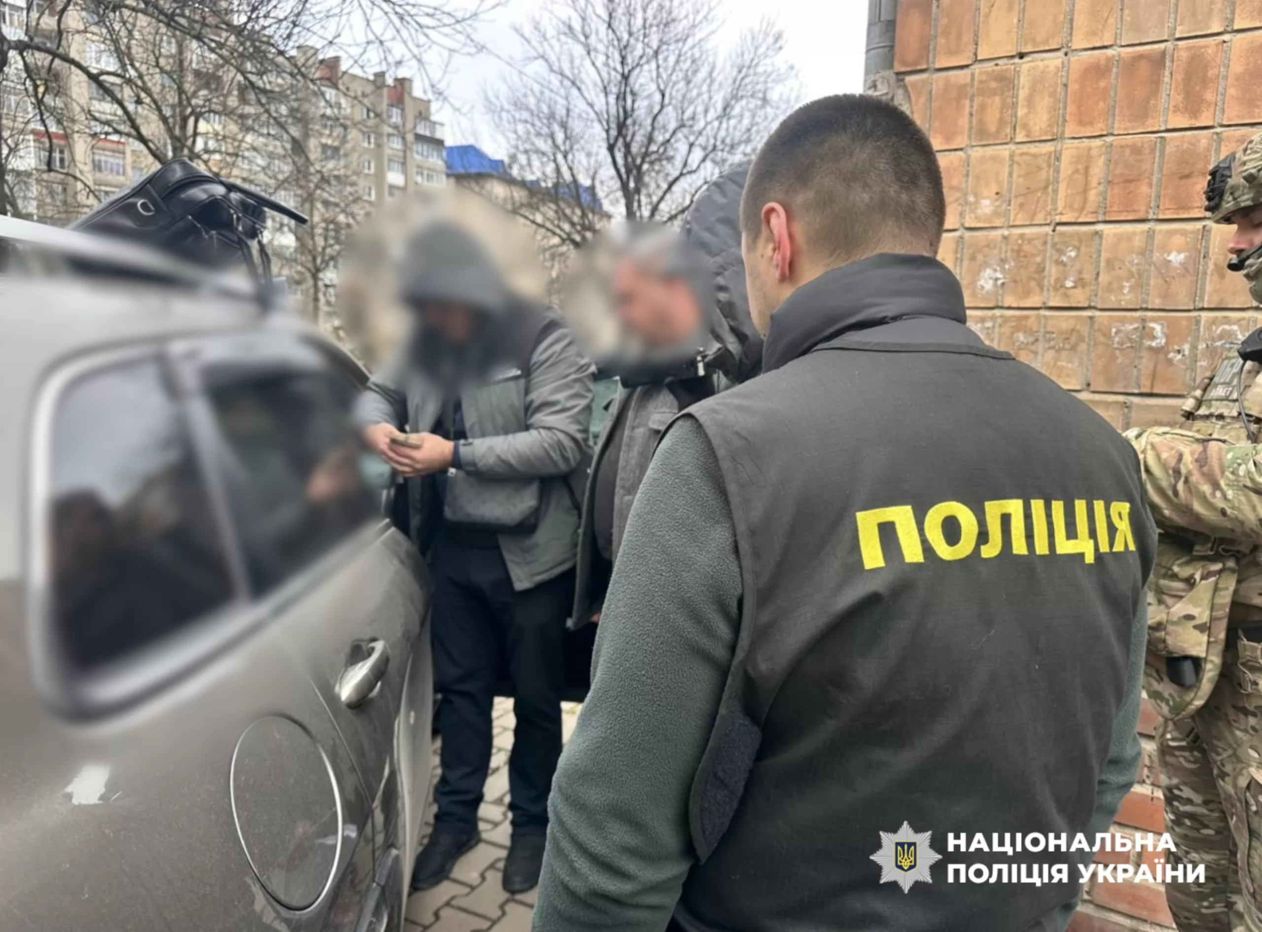 Топчиновники Держпраці вимагали гроші у підприємців за всі послуги, які мали надаватись безплатно