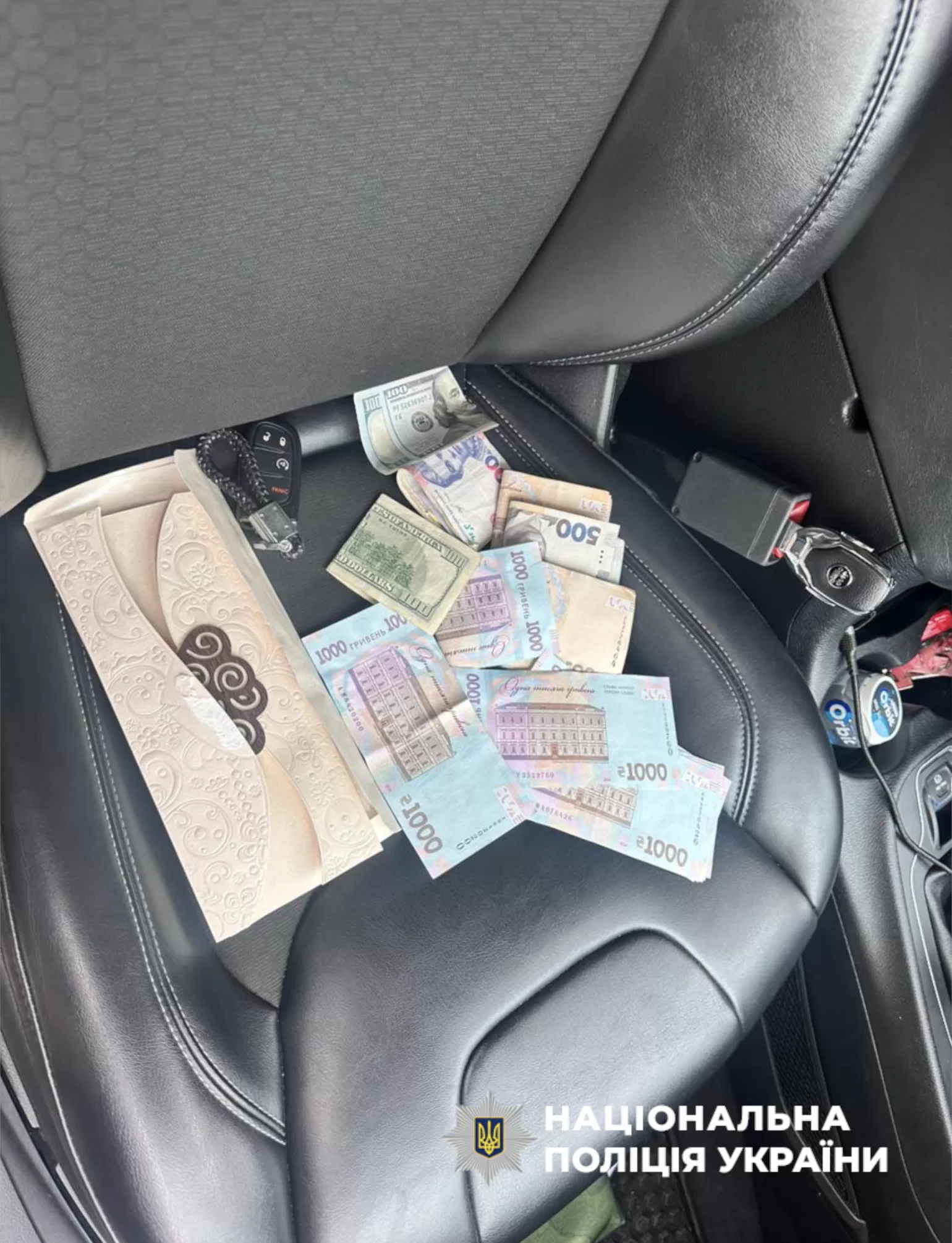 Топчиновники Держпраці вимагали гроші у підприємців за всі послуги, які мали надаватись безплатно