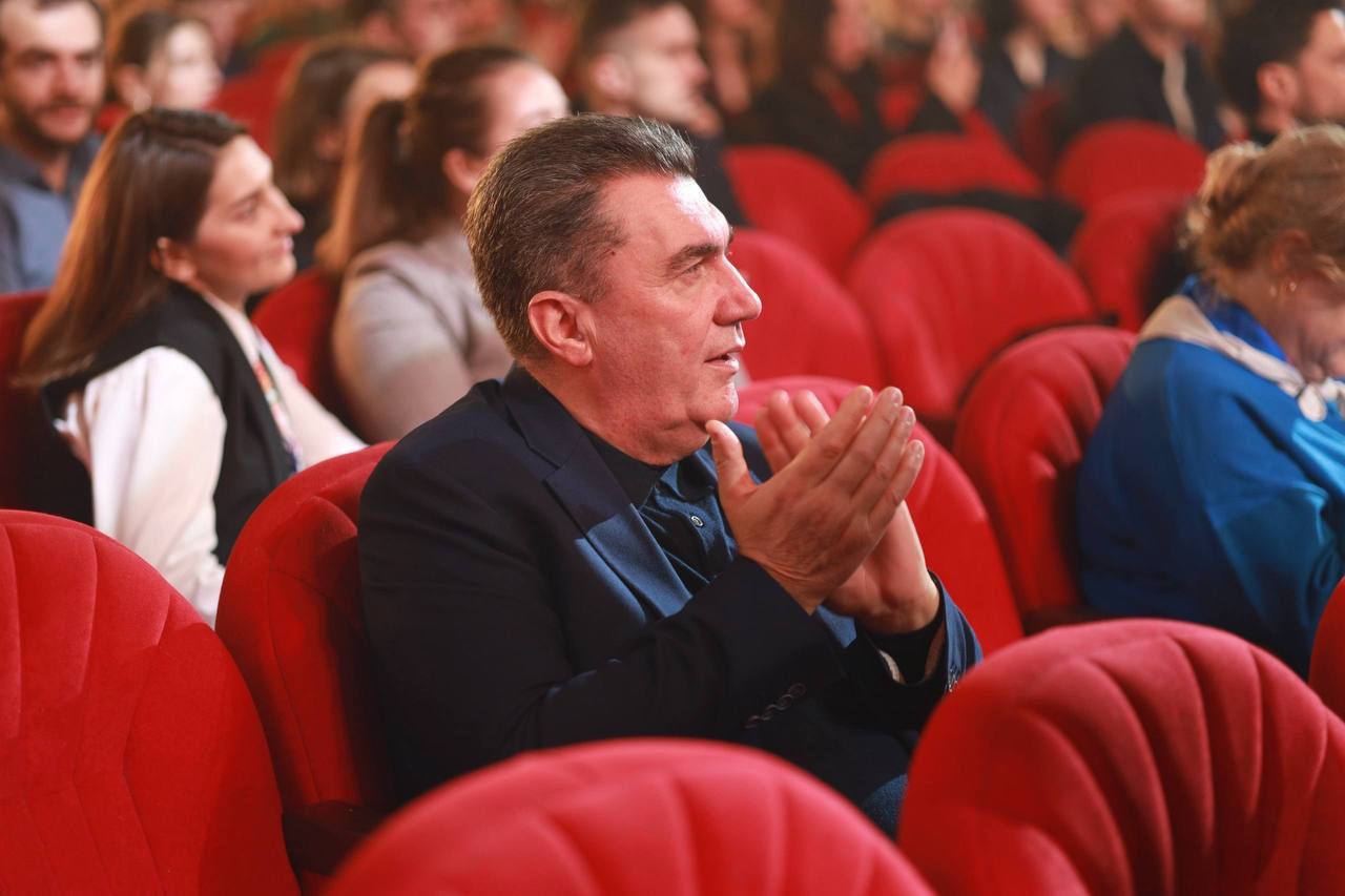 На новій порції “плівок Міндіча” можуть бути дані, що екс-секретар РНБО Данілов напевно торгував місцями в санкційних списках