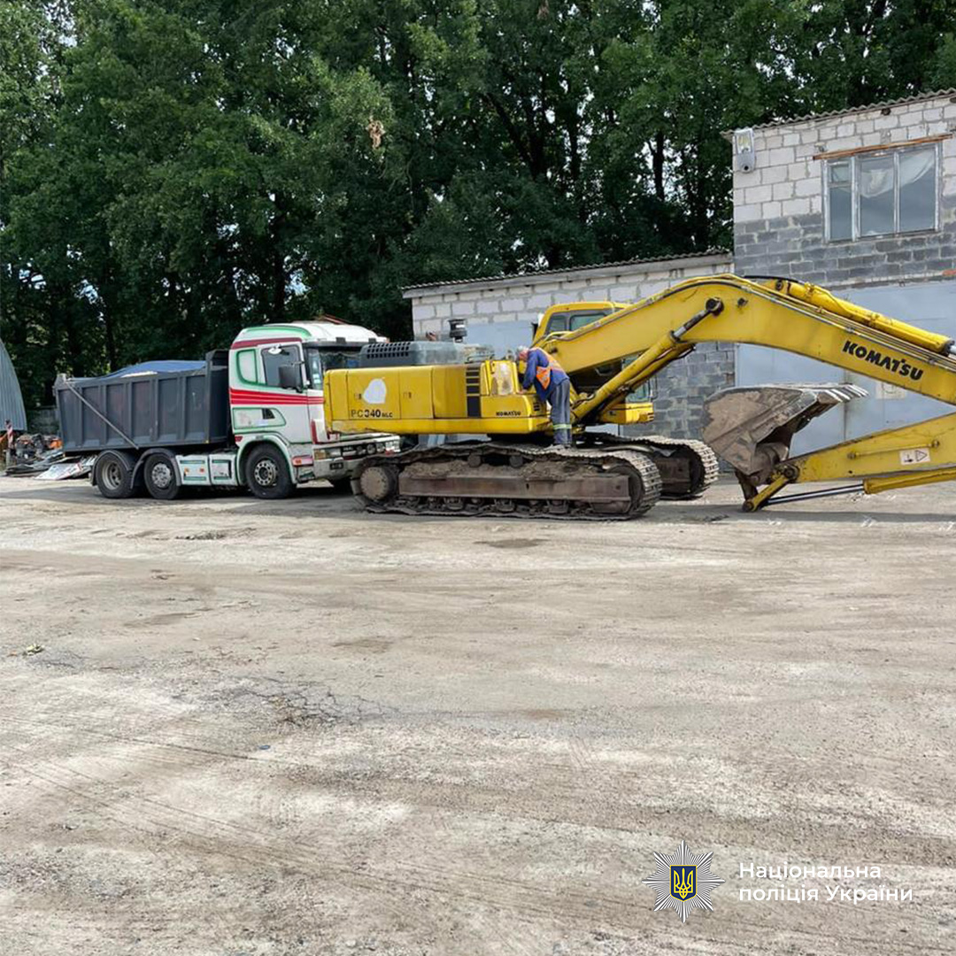 На Київщині організована група незаконно видобула піску на 16 мільйонів