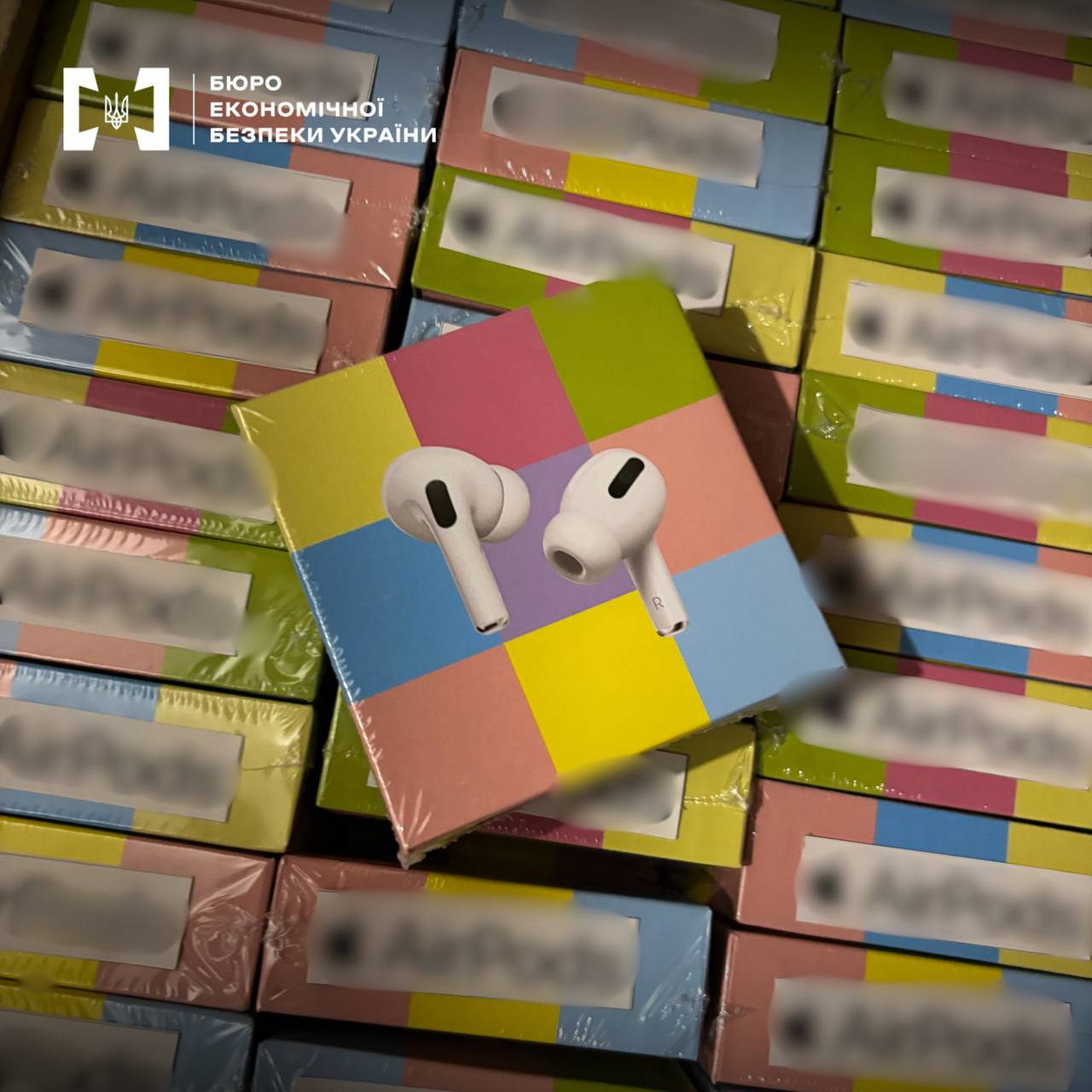 ФОПи з Київщини рекламували та продавали підроблену техніку через вебсайти, видаючи її за оригінальну